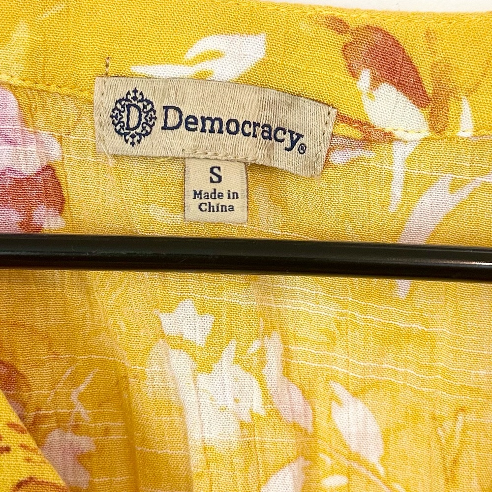 Democracy Yellow Floral Cold Shoulder Blouse - Size: Small - Picture 2 of 7